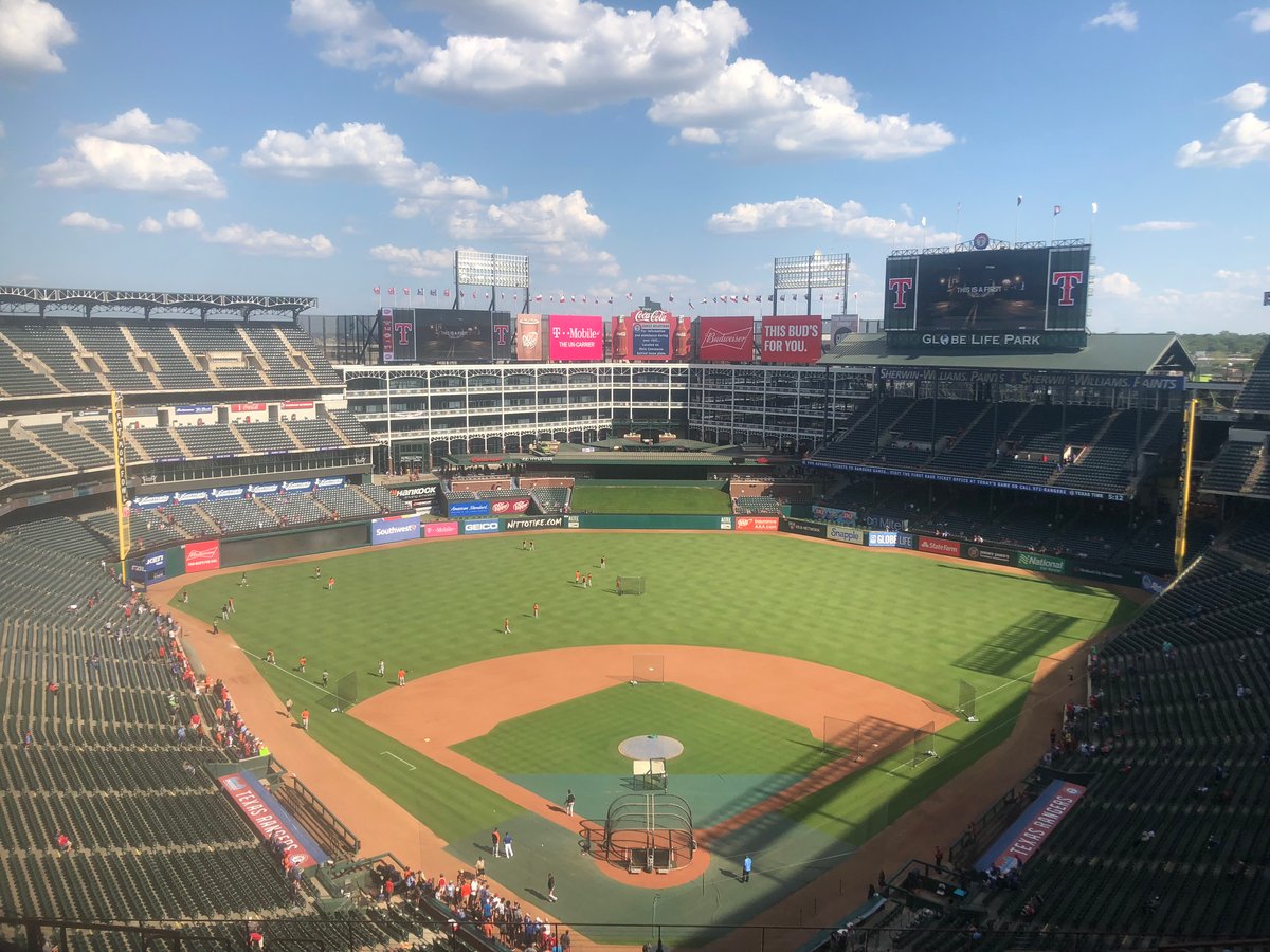 Globe_Life_Park_in_2018